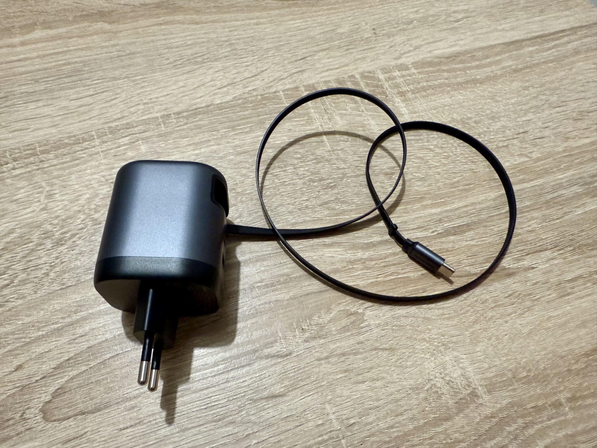 Chargeur UGREEN 65W rétractable - Cable